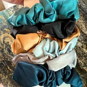 Kitsch Satin Scrunchie Set